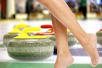 Stor tro på nytt prøveprosjekt: – Nudistcurling er garantert suksess!